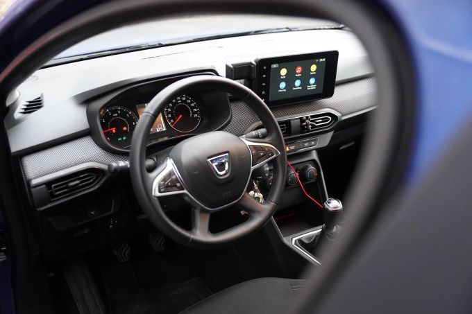 Der Innenraum gewinnt keine Design-Preise, dafür ist die Bedienung absolut problemfrei Dacia Sandero TCe Dauertest