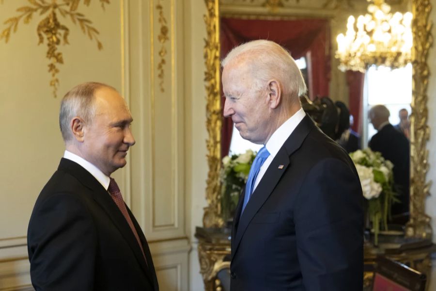 Russlands Präsident Wladimir Putin und sein US-amerikanischer Amtskollege Joe Biden bei einem Treffen in Genf. Die Beziehungen der beiden Länder haben sich seit Beginn des Ukraine-Kriegs drastisch verschlechtert.