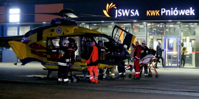 Bei einer Methangas-Explosion während Bergungsarbeiten verletzten sich acht Rettungskräfte. Explosionen