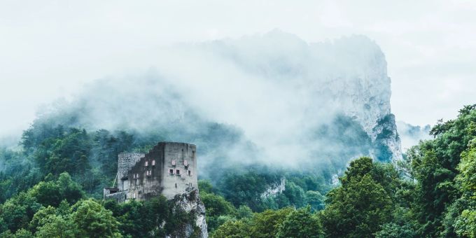 Die Burg Alt Falkenstein. Burg Balsthal