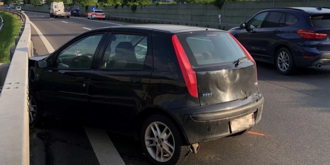 Zizers: Fahrunfähig auf Sattelmotorfahrzeug aufgefahren Zizers: Fahrunfähig auf Sattelmotorfahrzeug aufgefahren