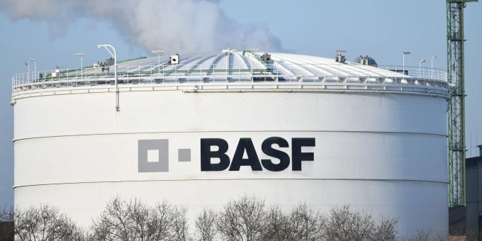 Die Geschäfte von BASF haben sich Anfang 2022 deutlich besser entwickelt als gedacht. Uwe Anspach/dpa BASF