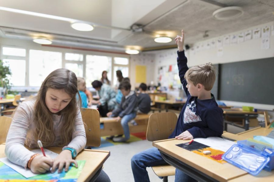 An einer Zürcher Schule wird eine Geschlechtertauschwoche durchgeführt. (Symbolbild)