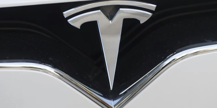 Logo von Tesla