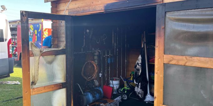 Kriessern SG: Kompressor im Gartenhaus fängt Feuer. Kriessern SG
