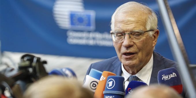 Der EU-Aussenbeauftragte Josep Borrell spricht zur Presse, als er zum Rat für Auswärtige Angelegenheiten in Luxemburg eintrifft, 20. Juni 2022. Foreign Affairs Council in Luxembourg