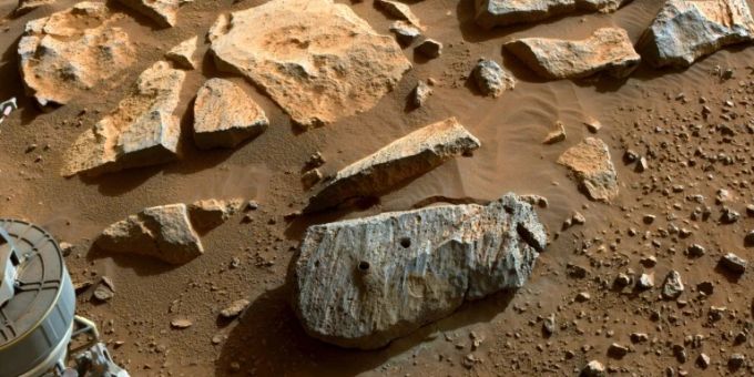 «Perseverance» sammelt auf dem Mars Proben ein «Perseverance» sammelt auf dem Mars Proben ein