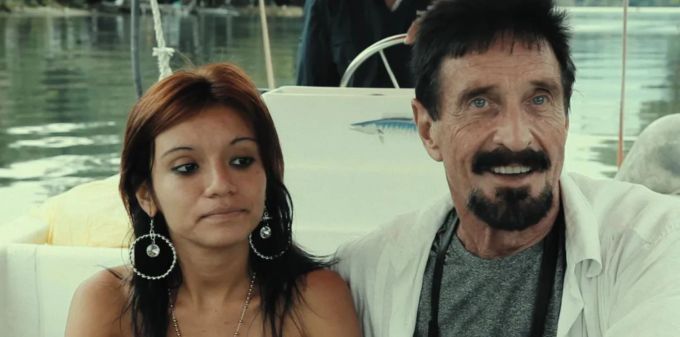 Laut Samantha Herrera soll ihr Ex-Freund John McAfee noch leben. john mcafee
