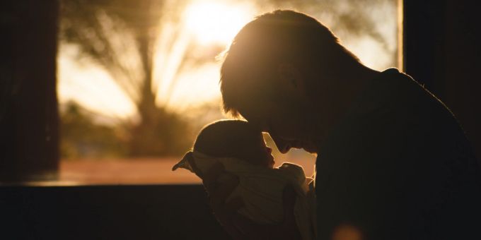 Ein Grossteil der Väter in der Schwiez bezog Vaterschaftsurlaub. Vaterschaftsurlaub