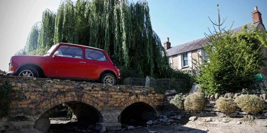 Trockenes Flussbett in Ashton Keynes