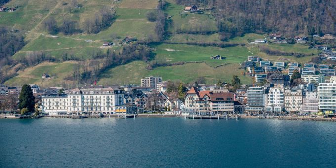 Blick auf die Gemeinde Ingebohl am Vierwaldstättersee. Blick auf die Gemeinde Ingebohl am Vierwaldstättersee.