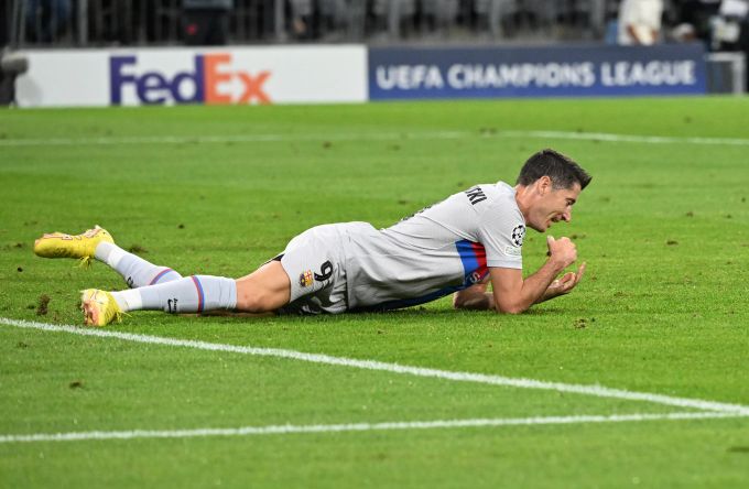 Robert Lewandowski (FC Barcelona) im Spiel gegen Bayern München in der Champions League. Bayern Barcelona Champions League