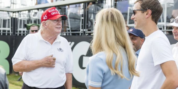 Donald Trump mit Tochter Ivanka an einem Golfturnier. Donald Trump