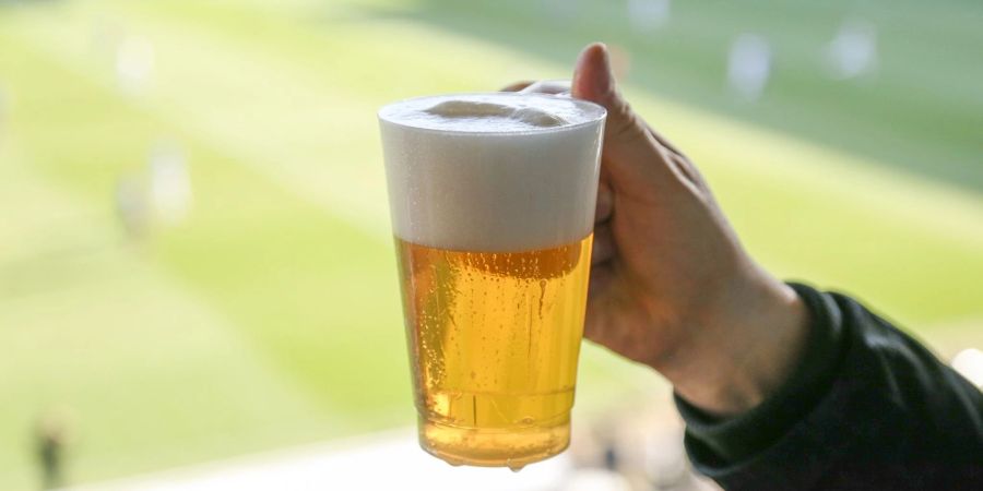 Fussballfans dürfen bei der WM in Katar nur ausserhalb der Stadion alkoholhaltiges Bier geniessen.