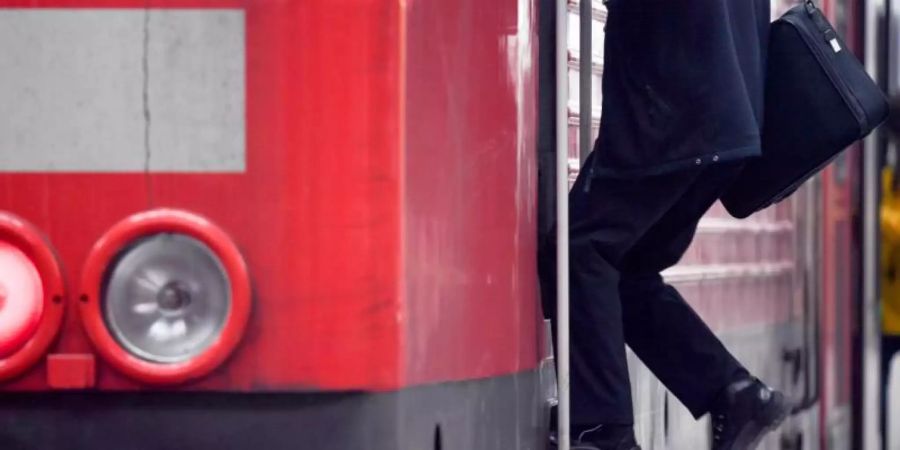 Die Gewerkschaft hält den Bedarf an Lokführern sogar für weitaus höher. Foto: Arne Dedert