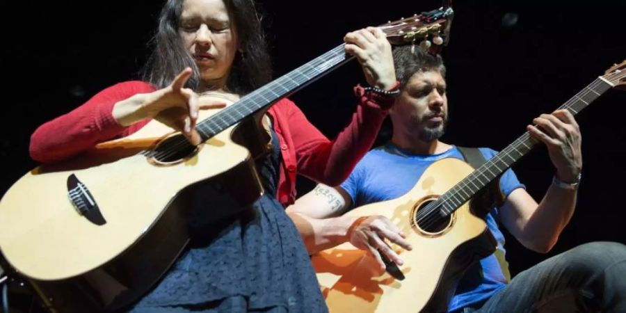 Zauberer an der Gitarre: Rodrigo y Gabriela. Foto: Anthony Anex/EPA