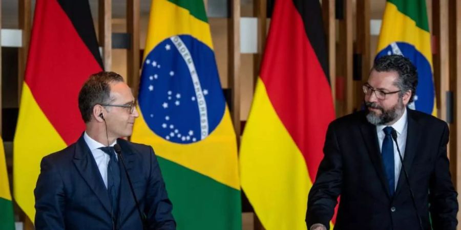Aussenminister Heiko Maas (l.) und sein brasilianischer Amtskollege Ernesto Araujo vor der Presse. Foto: Fabian Sommer