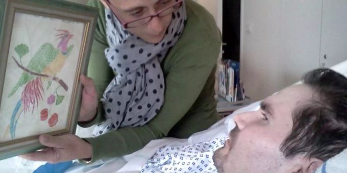 Der Wachkoma-Patient Vincent Lambert und seine Mutter im Krankenhaus. Foto: Photopqr/L'union De Reims/MAXPPP/epa Der Wachkoma-Patient Vincent Lambert und seine Mutter im Krankenhaus. Foto: Photopqr/L'union De Reims/MAXPPP/epa