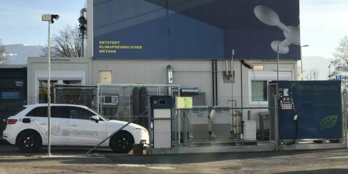 Eine Power-to-Gas-Anlage in Rapperswil mit Gastankstelle. Hier wird erforscht, wie man Strom noch effizienter in Methan umwandeln kann. Power-to-Gas
