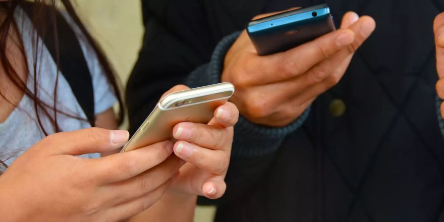 Wie oft wir unser Smartphone wechseln, hängt unter anderem auch davon ab, wie gut es in der Hand liegt. Bild: Pixabay