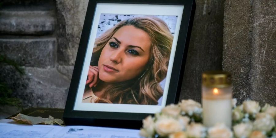 Foto von Viktoria Marinowa bei ihrer Beerdigung
