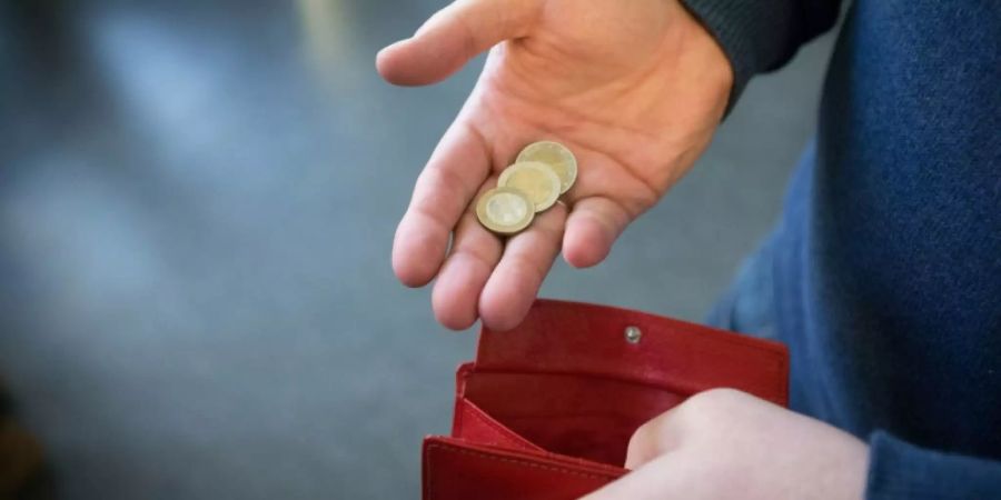 Niedriglöhne in jedem vierten Beschäftigungsverhältnis