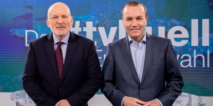 Frans Timmermans (l), Spitzenkandidat der SPE für die Europawahl, und Manfred Weber (CSU), Spitzenkandidat der EVP für die Europawahl. frans timmermans