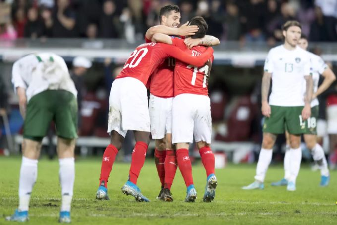 Die Nati jubelt 2019 über den Sieg gegen Irland in Genf. Schweizer Nati