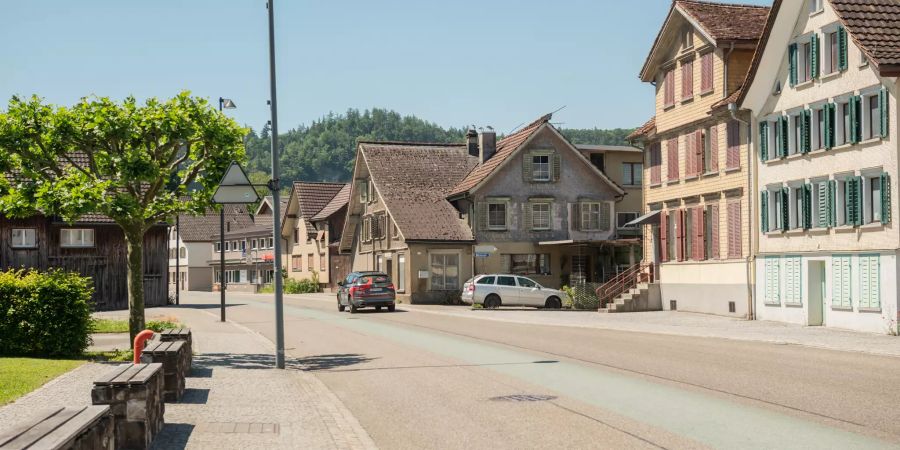 Die Staatstrasse in Oberriet im Rheintal Kanton St. Gallen.