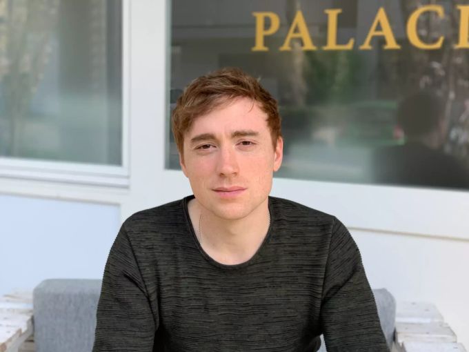 Die Bücher von Gabriel Palacios werden auch in Russland, Polen und Taiwan gelesen. Hypnose Gabriel Palacios