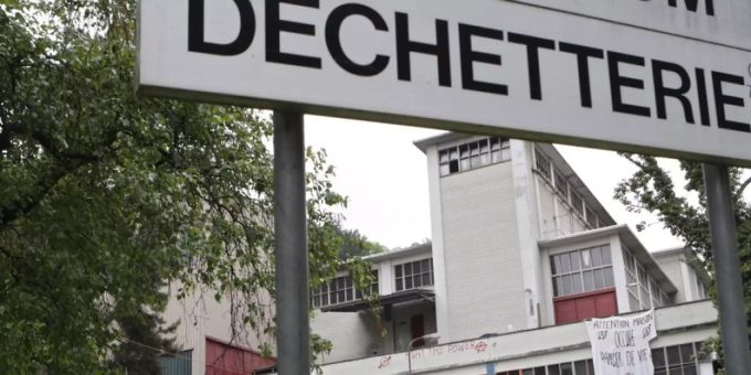 Die ehemalige Kehrichtverbrennungsanlage Vallon in Lausanne ist wahrscheinlich die Ursache der Bodenverschmutzung. (Archivbild) Die ehemalige Kehrichtverbrennungsanlage Vallon in Lausanne ist wahrscheinlich die Ursache der Bodenverschmutzung. (Archivbild)