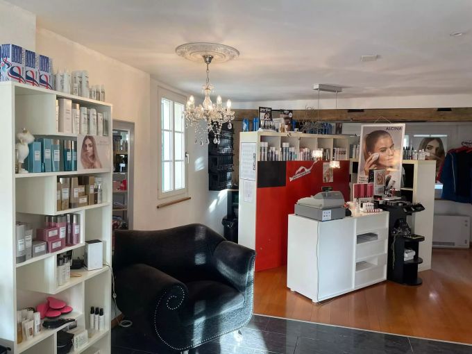 Coiffure Activ befindet sich am Dorfplatz 4 in Allschwil. Coiffure Activ Allschwil