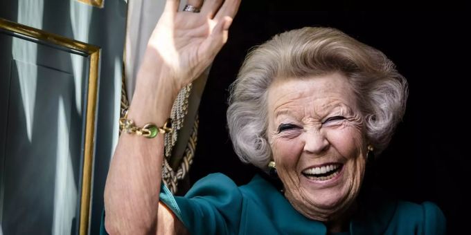 Die niederländische Prinzessin Beatrix musste nach Skiunfall in Österreich operiert werden. beatrix