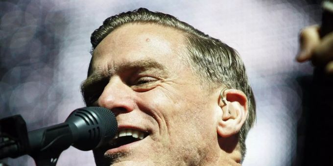 Bryan Adams hat sich erneut mit Corona infiziert. Bryan Adams hat sich erneut mit Corona infiziert.