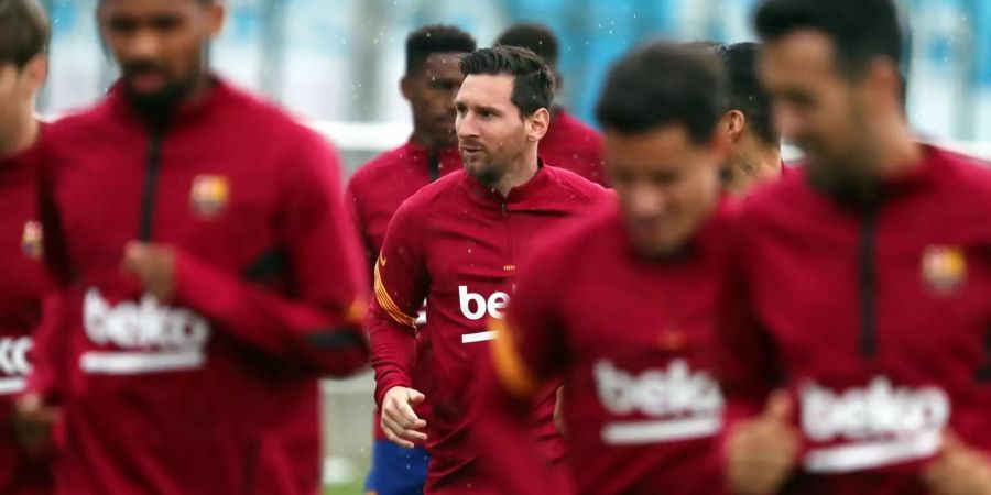 Nach den Wechselabsichten bleibt Messi doch bei Barcelona.