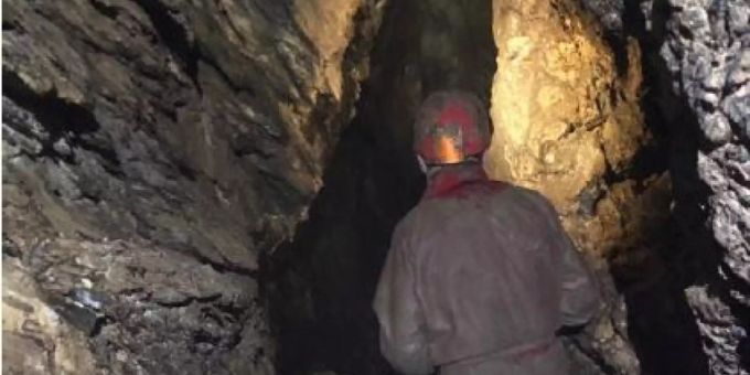 Forscher im Güselloch. güselloch