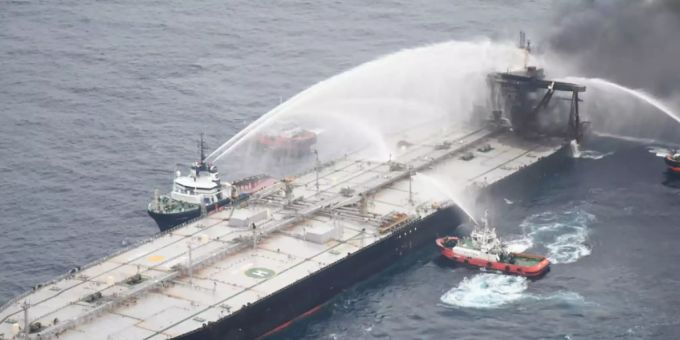 Die Marine Sri Lanka konnte das Feuer auf dem Öltanker unter Kontrolle bringen. Öltanker Sri Lanka