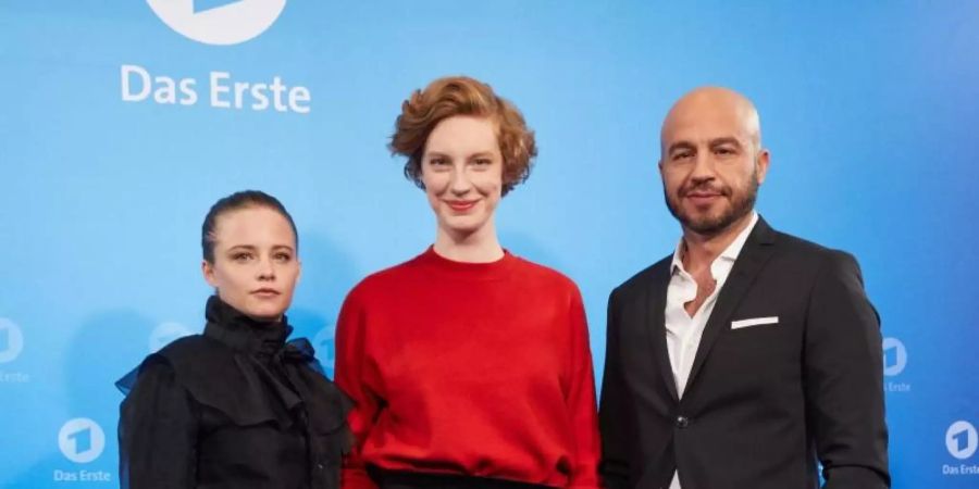Jasna Fritzi Bauer (l-r), Luise Wolfram und Dar Salim 2019 in Hamburg. Foto: Georg Wendt/dpa