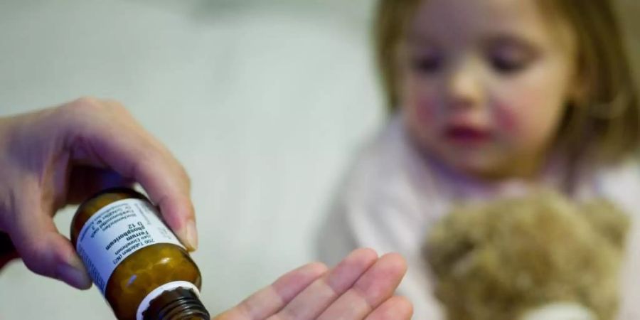 Eltern sollen mehr freie Tage für die Betreuung kranker Kinder bekommen. Foto: picture alliance / ZB