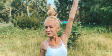 Frau in Natur