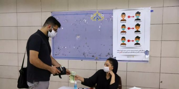Der Iran verzeichnet derzeit Corona-Fallzahlen in Rekordhöhe Der Iran verzeichnet derzeit Corona-Fallzahlen in Rekordhöhe