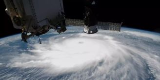 Wegen Weltraumschrott - ISS musste Ausweichmanöver vollziehen Wegen Weltraumschrott - ISS musste Ausweichmanöver vollziehen