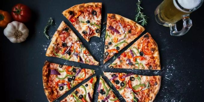 Dürften in Grossbritannien auch bald kleiner werden: Pizzas haben zu viele Kalorien. pizza