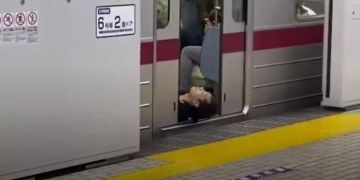 japan betrunken zug kopf