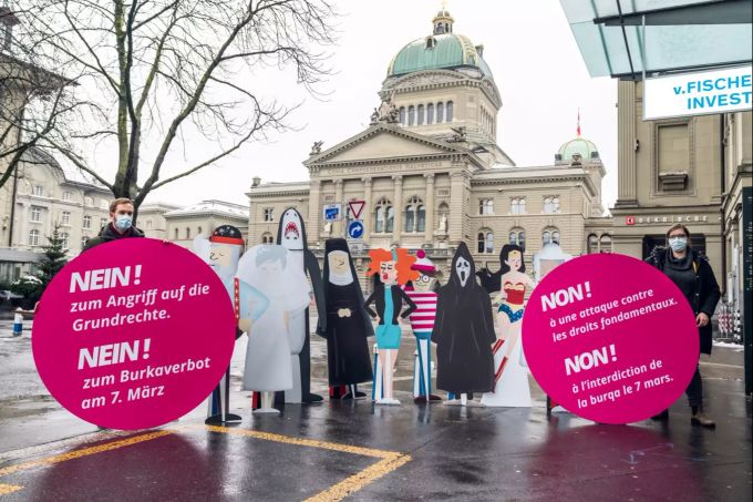 Aktion der Operation-Libero, 28. Januar 2021 auf dem Bärenplatz in Bern. Operation Libero.