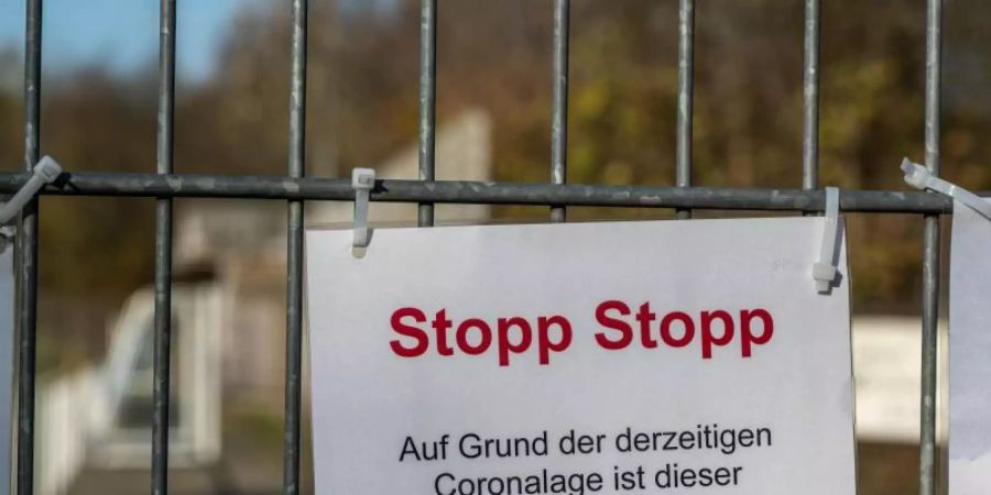 Millionen Kinder können wegen der Corona-Pandemie nicht mehr in ihren Sportvereinen trainieren. Foto: Bernd Thissen/dpa