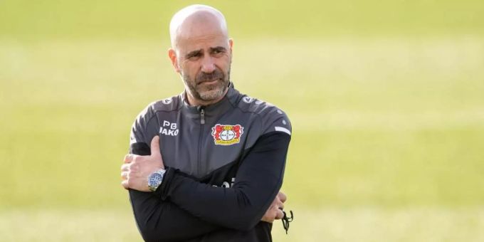Trainer Peter Bosz braucht mit Bayer Leverkusen einen Sieg, der sollte dann aber auch auf jeden Fall reichen. Foto: Marius Becker/dpa Trainer Peter Bosz braucht mit Bayer Leverkusen einen Sieg, der sollte dann aber auch auf jeden Fall reichen. Foto: Marius Becker/dpa