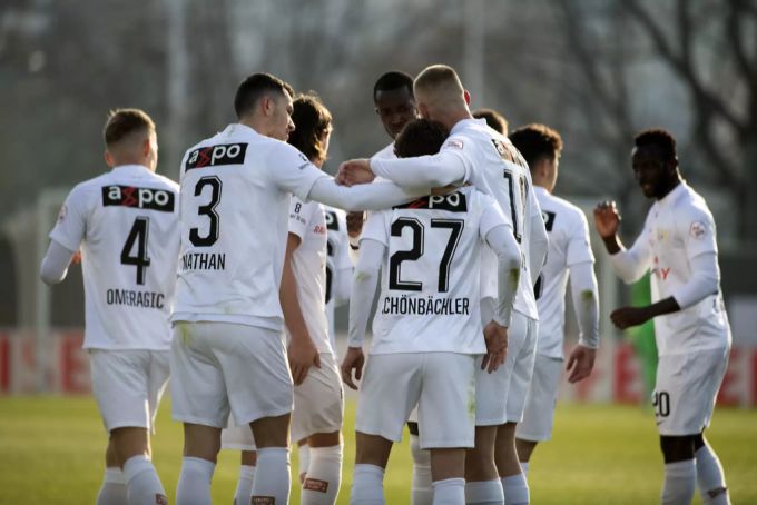 Marco Schönbächler trifft für den FCZ per Traumfreistoss. fcz