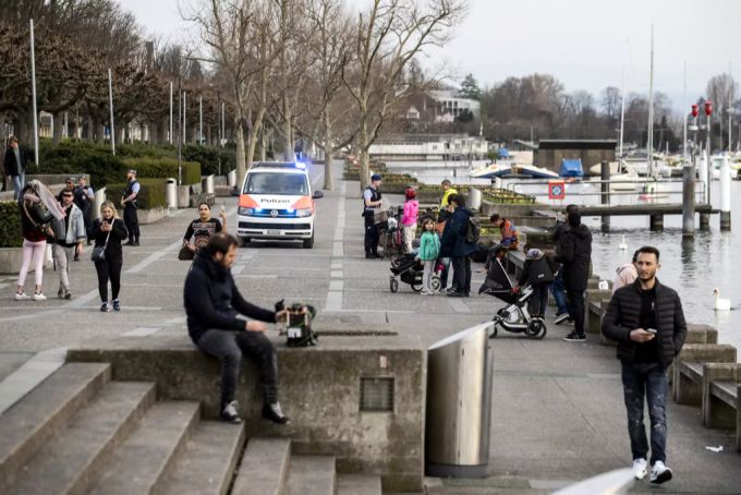 Die Stadtpolizei Zürich hat ihre Präsenz an der Zürcher Seepromenade erhöht. Stadtpolizei Zürich