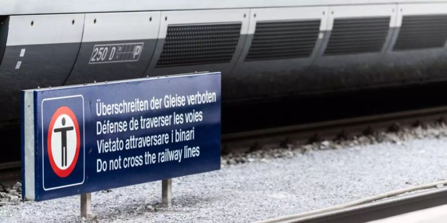 Sprachenvielfalt am Bahnhof Chur: Selbst im Heimatkanton der Rätoromanen fungiert Englisch als vierte Landessprache.